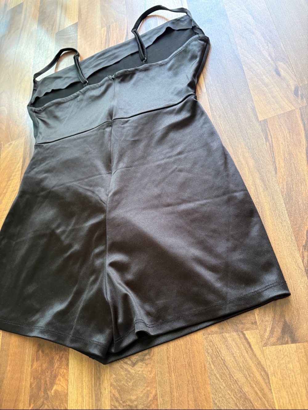 Almost Famous Woman’s Black Satin mini romper Size L - Picture 8 of 11